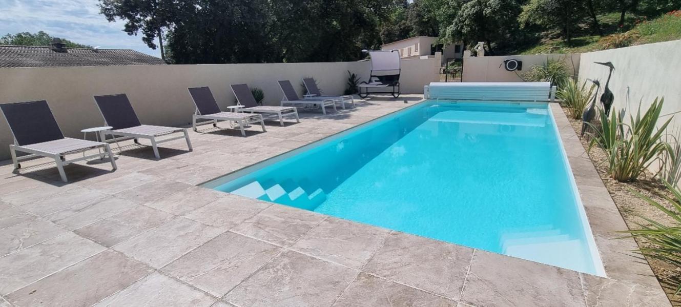 Aparthotel Les Bois De Zola Entre Provence Et Luberon Saint-Esteve-Janson Habitación foto
