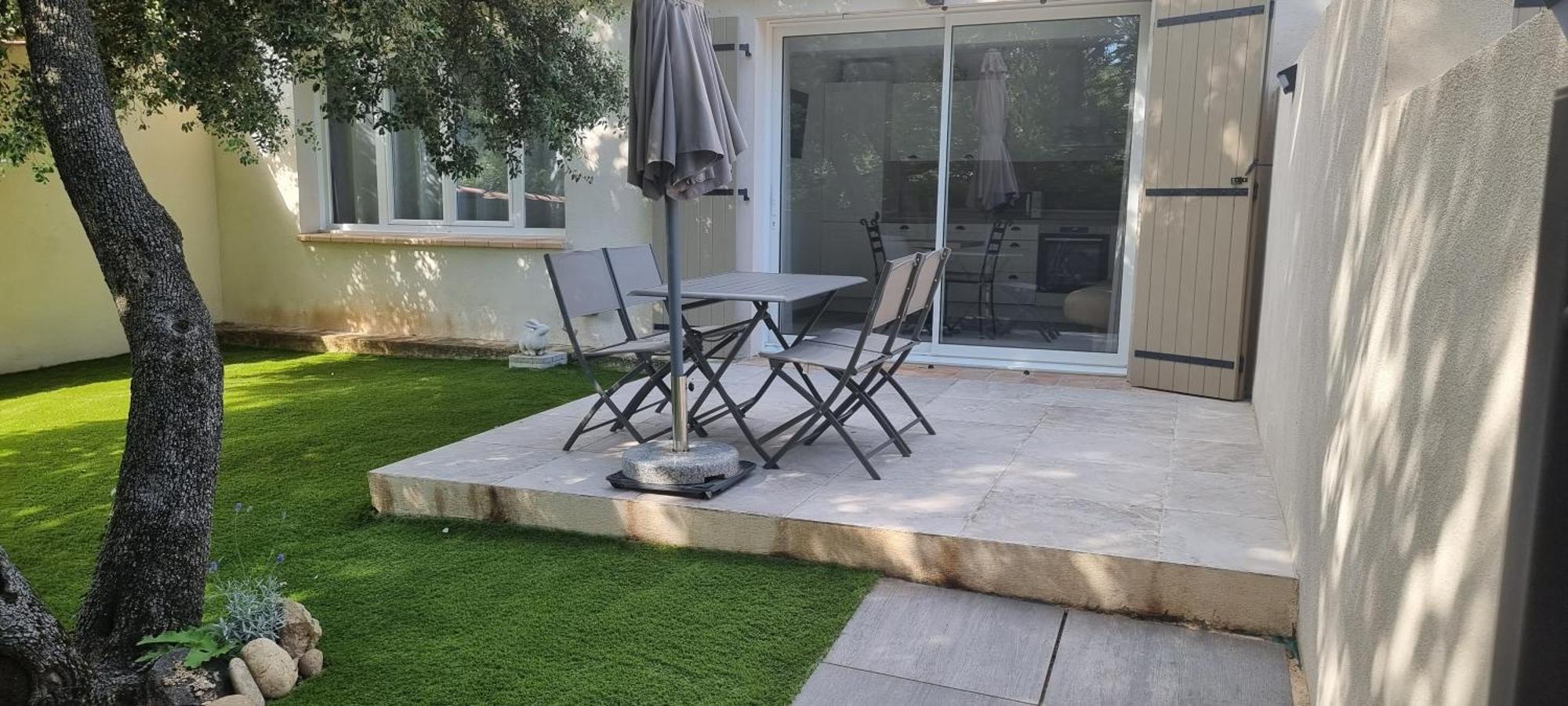 Aparthotel Les Bois De Zola Entre Provence Et Luberon Saint-Esteve-Janson Exterior foto