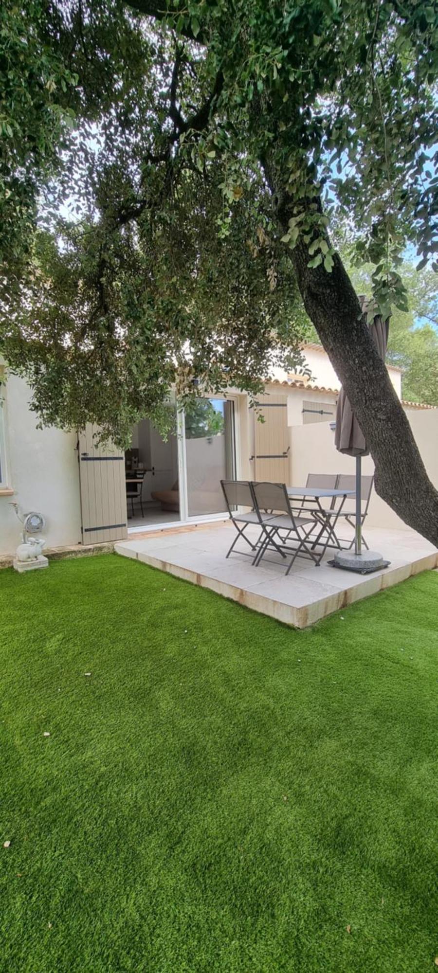 Aparthotel Les Bois De Zola Entre Provence Et Luberon Saint-Esteve-Janson Exterior foto